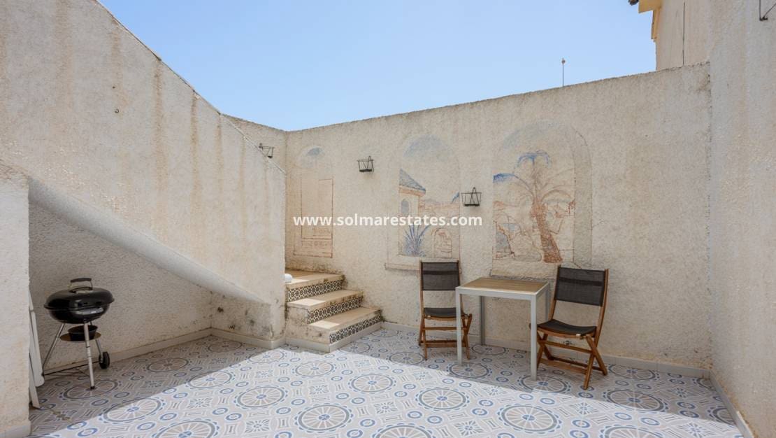 3 slaapkamer Rijtjeshuis te koop in La Marquesa met zwembad - € 209.000 (Ref: 9922703)