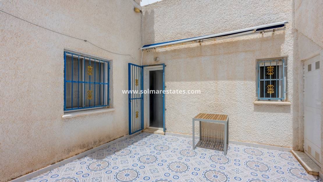 3 slaapkamer Rijtjeshuis te koop in La Marquesa met zwembad - € 209.000 (Ref: 9922703)