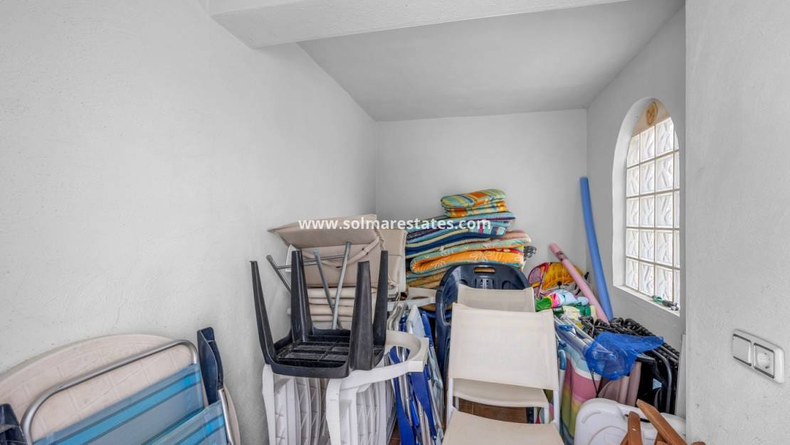 3 slaapkamer Rijtjeshuis te koop in La Marquesa met zwembad - € 209.000 (Ref: 9922703)