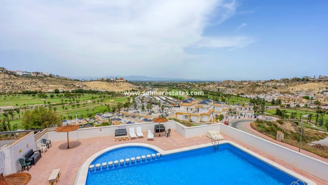 3 slaapkamer Rijtjeshuis te koop in La Marquesa met zwembad - € 209.000 (Ref: 9922703)