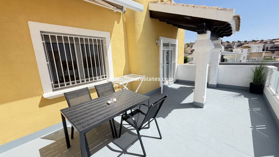3 bedroom Villa for sale in Villamartin with pool - € 419,995 (Ref: 9925094)