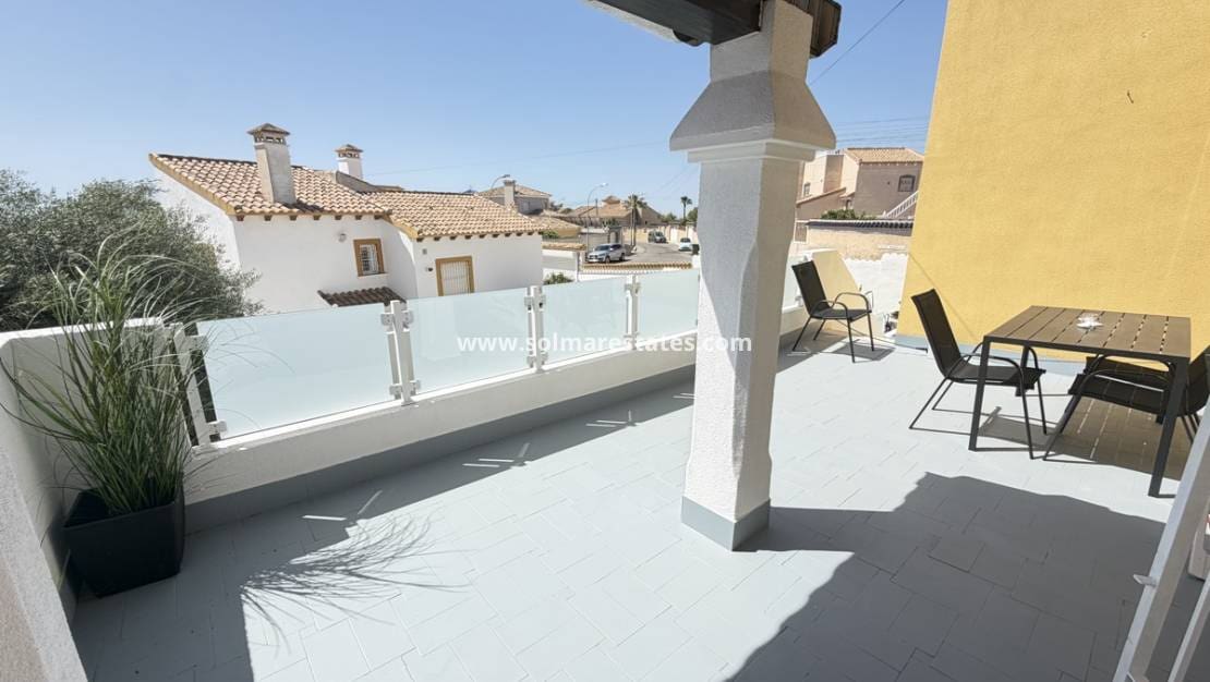 3 bedroom Villa for sale in Villamartin with pool - € 419,995 (Ref: 9925094)