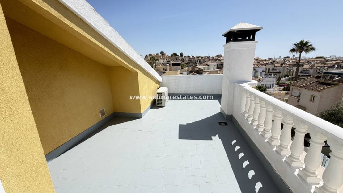 3 bedroom Villa for sale in Villamartin with pool - € 419,995 (Ref: 9925094)