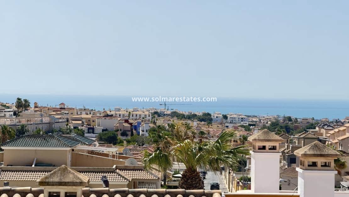 3 bedroom Villa for sale in Villamartin with pool - € 419,995 (Ref: 9925094)