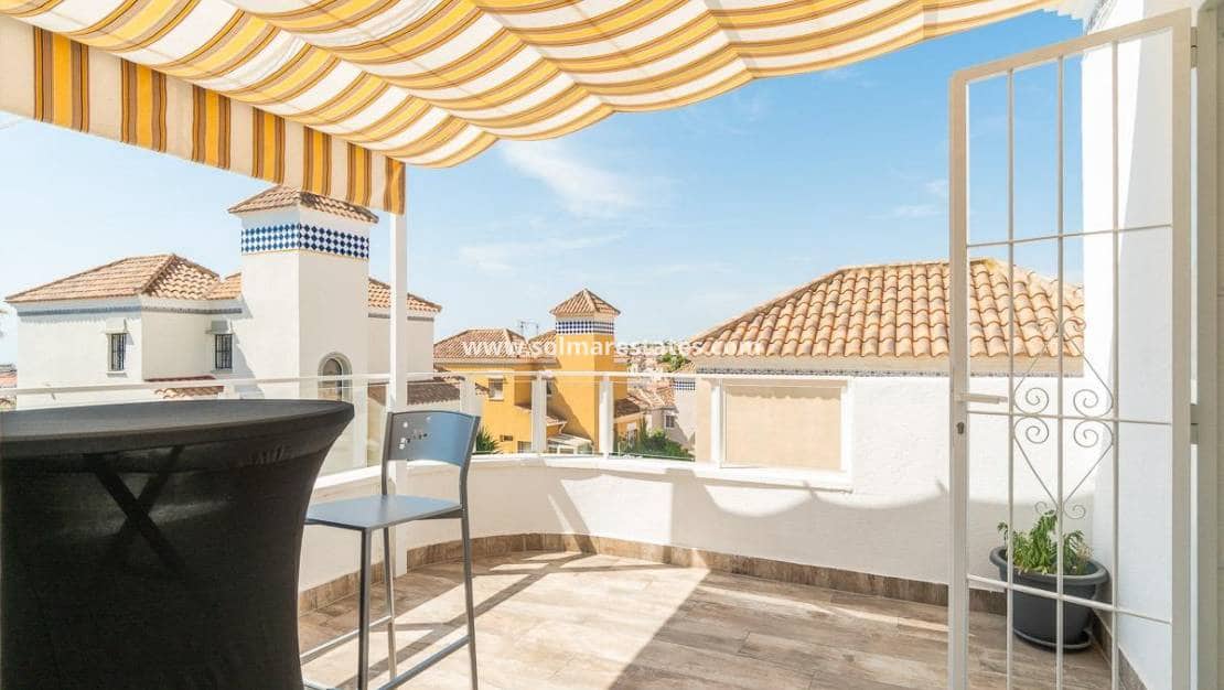 4 Zimmer Villa zu verkaufen in Villamartin mit Pool - 365.000 € (Ref: 9928478)