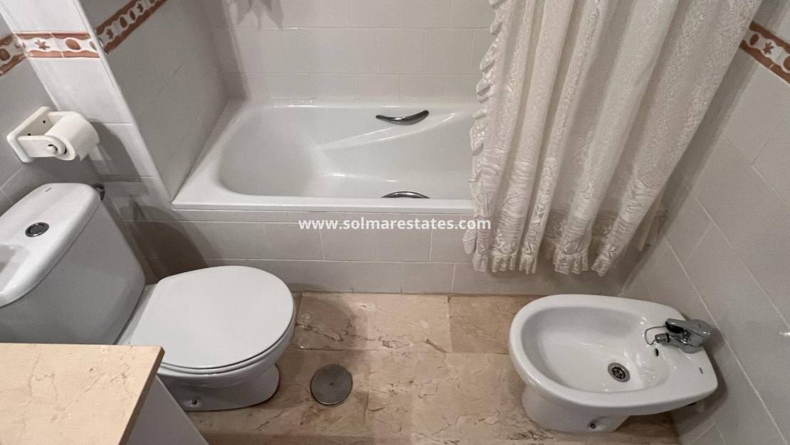 2 slaapkamer Appartement te koop in Playa Flamenca met zwembad - € 179.900 (Ref: 9929976)