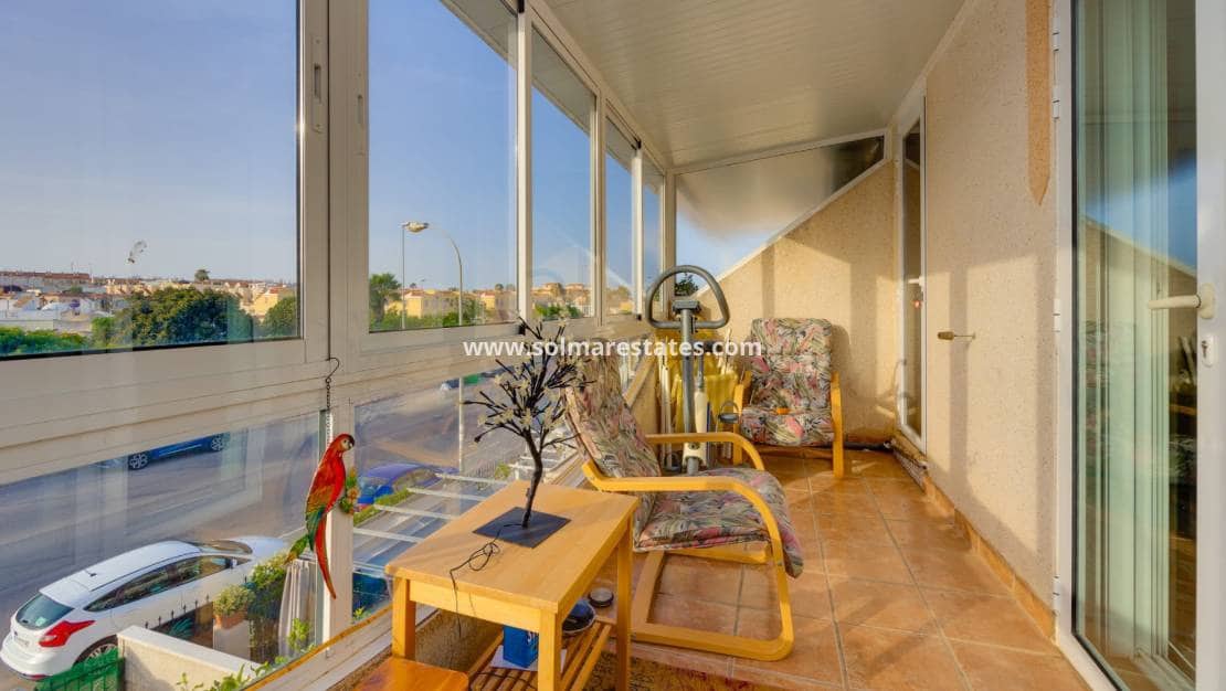 3 sypialnia Dom na sprzedaż w Playa Flamenca z basenem - 189 900 € (Ref: 9932288)