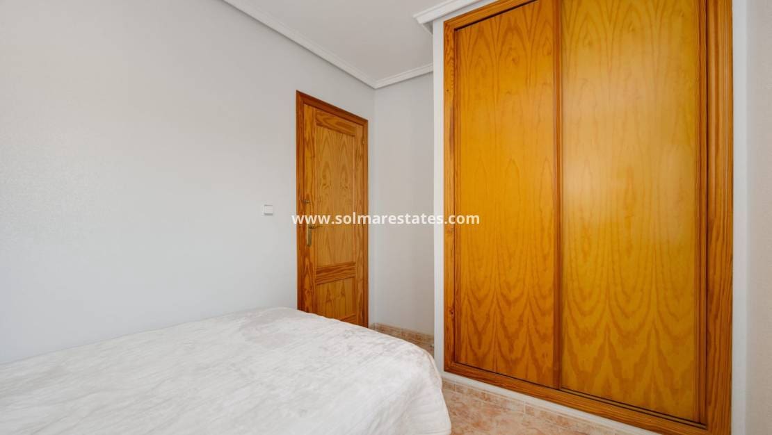 3 sypialnia Dom na sprzedaż w Playa Flamenca z basenem - 189 900 € (Ref: 9932288)