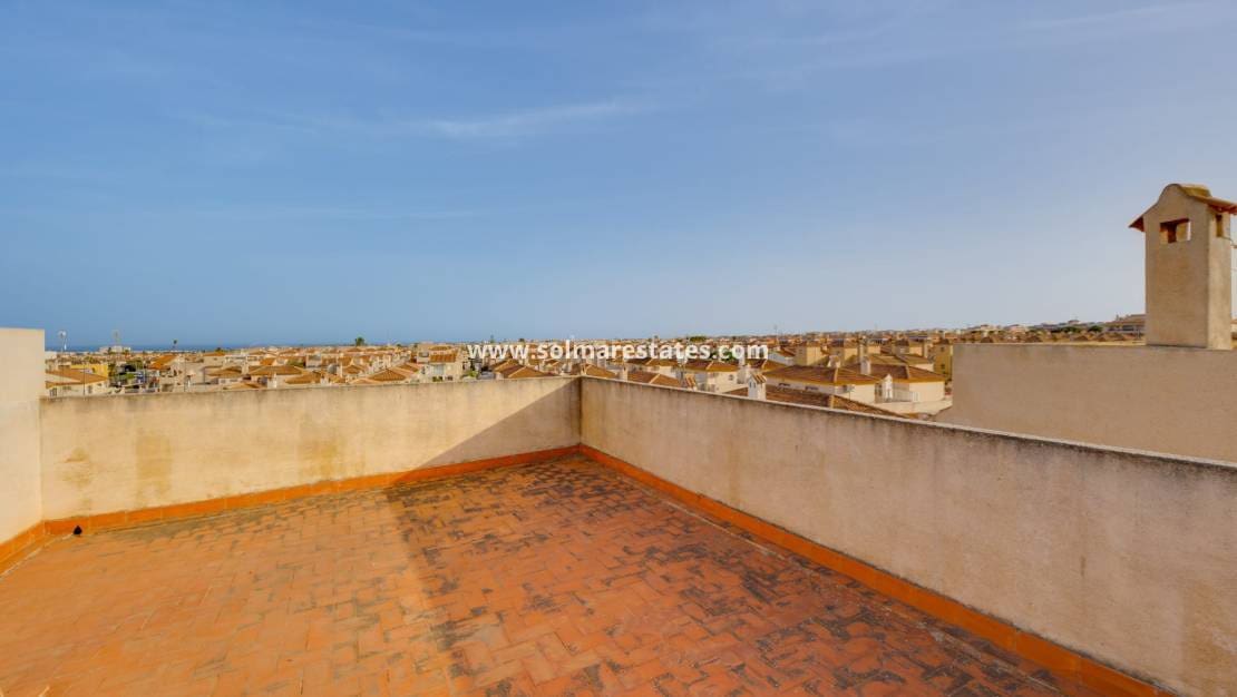 3 sypialnia Dom na sprzedaż w Playa Flamenca z basenem - 189 900 € (Ref: 9932288)