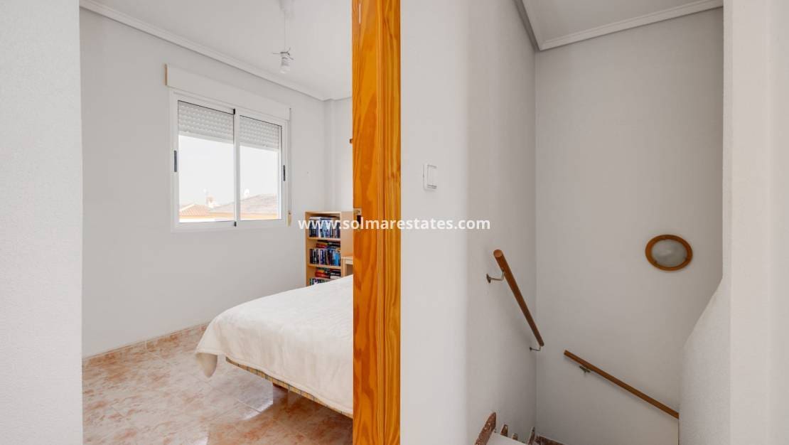 3 sypialnia Dom na sprzedaż w Playa Flamenca z basenem - 189 900 € (Ref: 9932288)