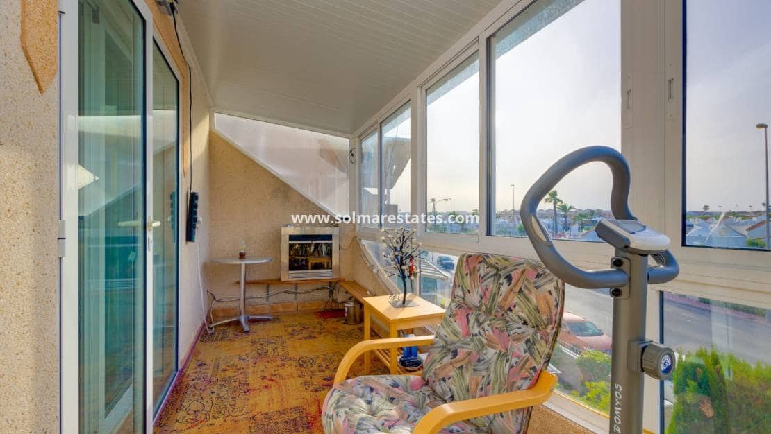 3 sypialnia Dom na sprzedaż w Playa Flamenca z basenem - 189 900 € (Ref: 9932288)