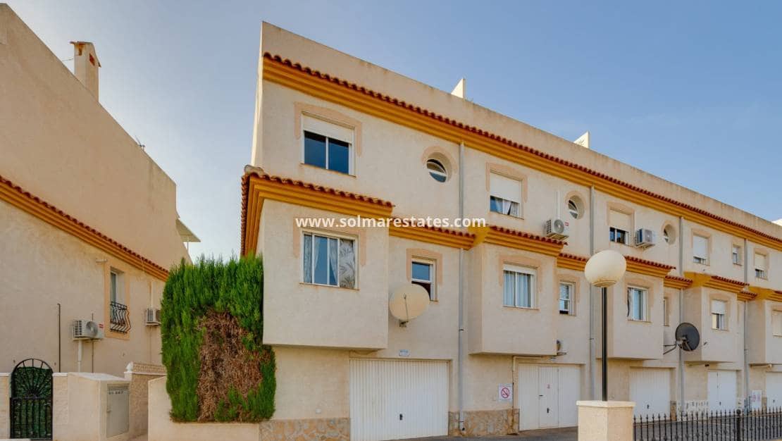 3 sypialnia Dom na sprzedaż w Playa Flamenca z basenem - 189 900 € (Ref: 9932288)