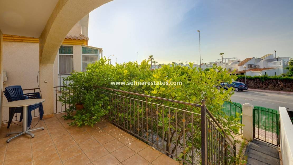 3 sypialnia Dom na sprzedaż w Playa Flamenca z basenem - 189 900 € (Ref: 9932288)