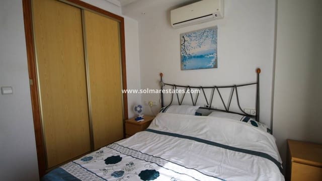 2 chambre Villa/Maison Semi-Mitoyenne à vendre à Villamartin, Orihuela avec piscine - 215 000 € (Ref: 9935407)