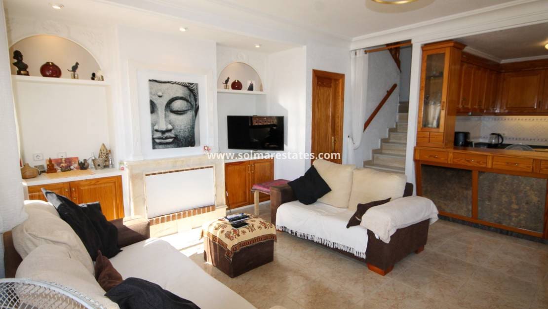 2 makuuhuone Paritalo myytävänä paikassa Villamartin mukana uima-altaan - 215 000 € (Ref: 9935407)