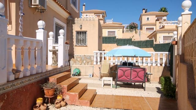 2 chambre Villa/Maison Semi-Mitoyenne à vendre à Villamartin, Orihuela avec piscine - 215 000 € (Ref: 9935407)