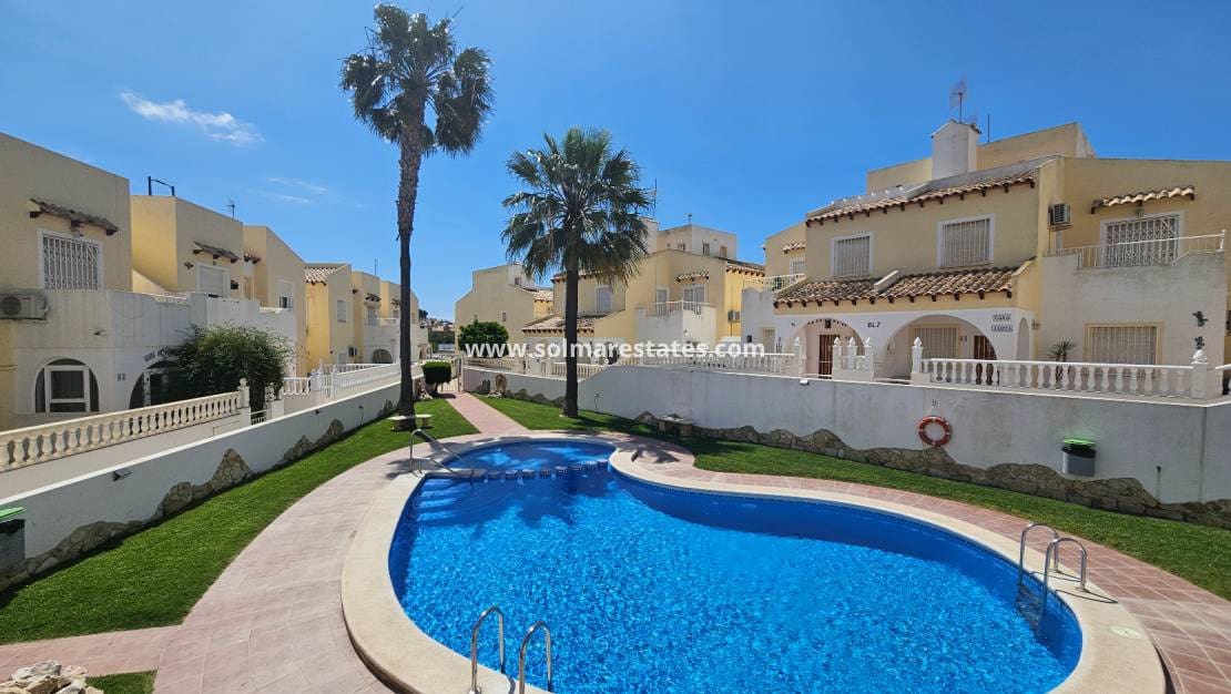 2 slaapkamer Appartement te koop in Villamartin met zwembad - € 164.995 (Ref: 9937212)