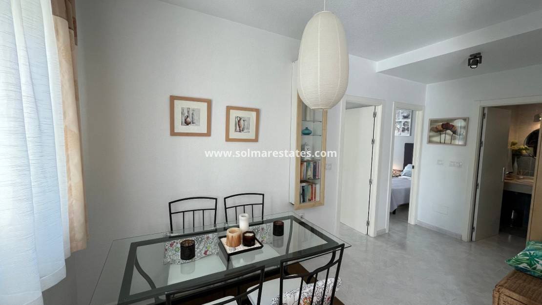 2 slaapkamer Appartement te koop in Villamartin met zwembad - € 164.995 (Ref: 9937212)