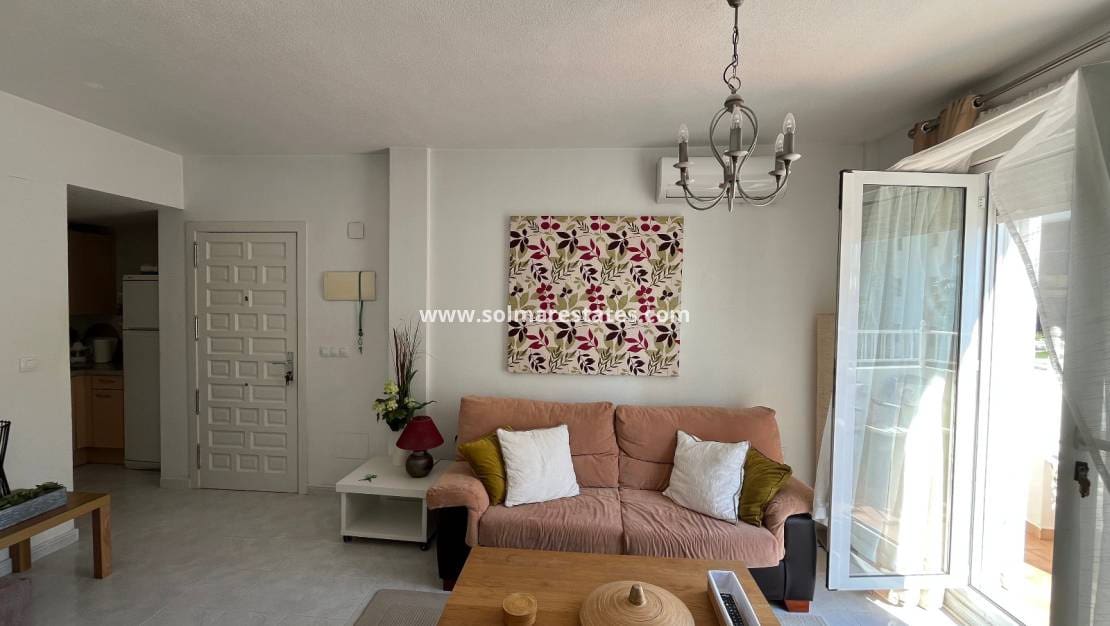 2 slaapkamer Appartement te koop in Villamartin met zwembad - € 164.995 (Ref: 9937212)