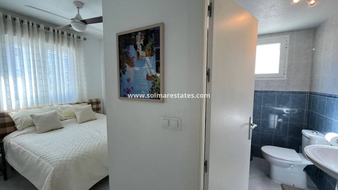 2 slaapkamer Appartement te koop in Villamartin met zwembad - € 164.995 (Ref: 9937212)