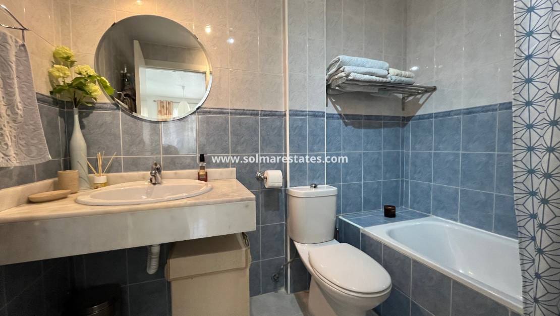 2 slaapkamer Appartement te koop in Villamartin met zwembad - € 164.995 (Ref: 9937212)