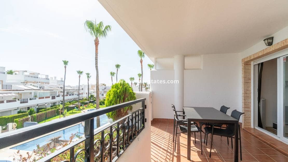 2 bedroom Apartment for sale in Villamartin with pool - € 220,000 (Ref: 9938510)