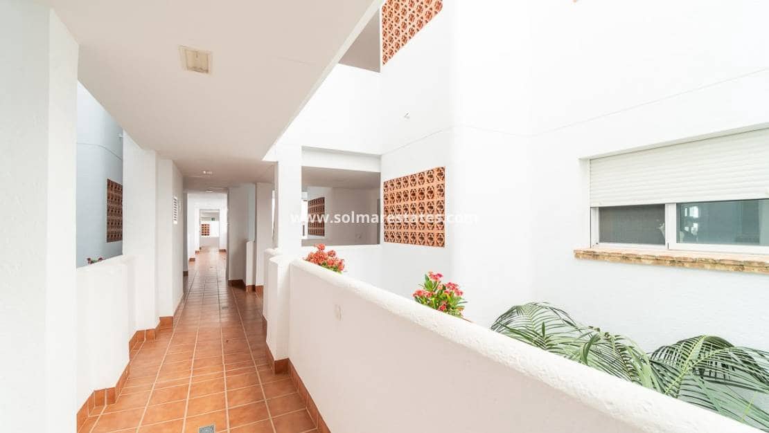 2 bedroom Apartment for sale in Villamartin with pool - € 220,000 (Ref: 9938510)