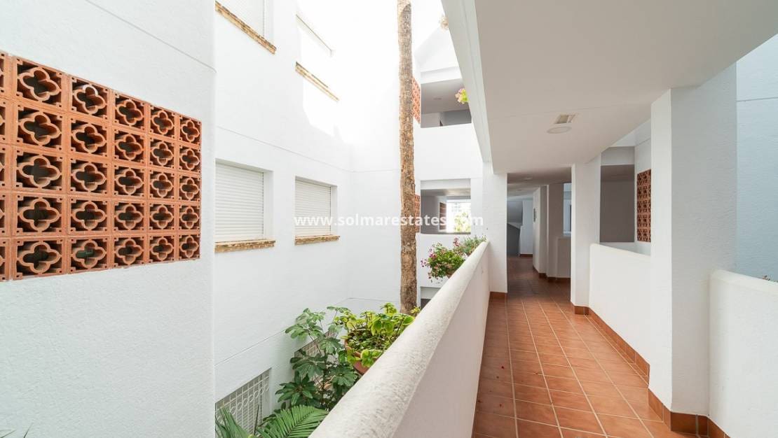 2 bedroom Apartment for sale in Villamartin with pool - € 220,000 (Ref: 9938510)