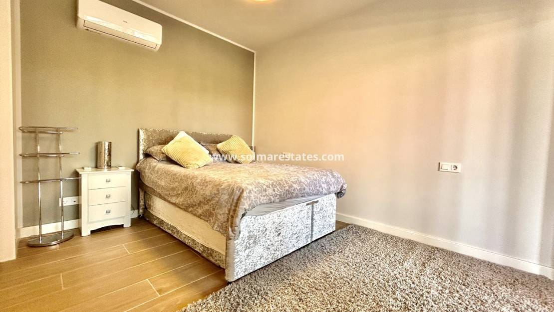 2 sypialnia Apartament na sprzedaż w Villamartin z basenem - 254 950 € (Ref: 9938511)