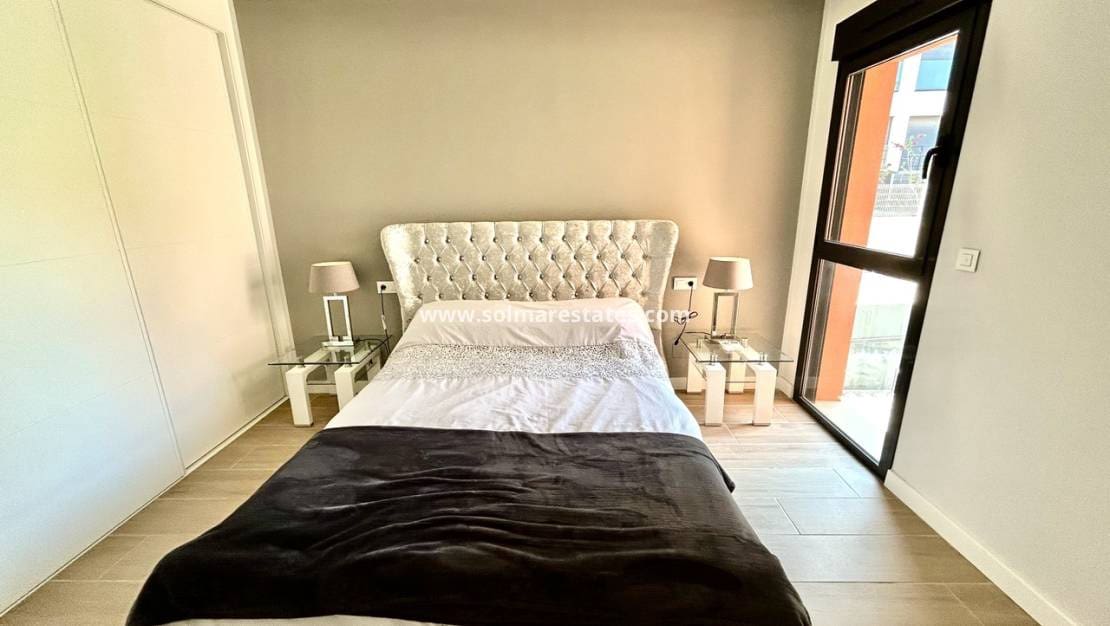2 sypialnia Apartament na sprzedaż w Villamartin z basenem - 254 950 € (Ref: 9938511)