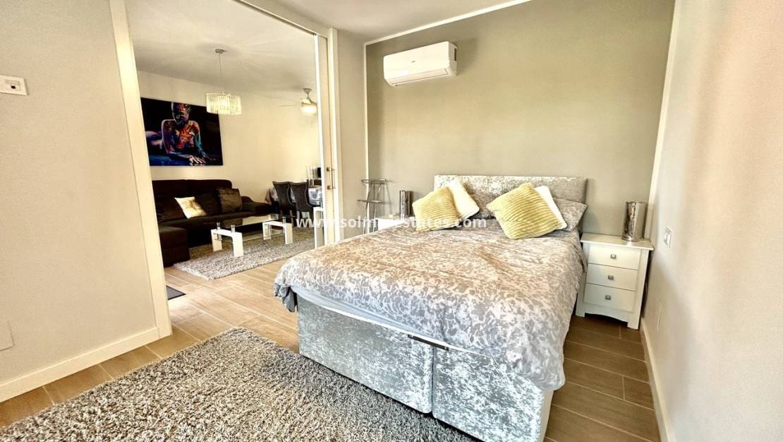 2 sypialnia Apartament na sprzedaż w Villamartin z basenem - 254 950 € (Ref: 9938511)