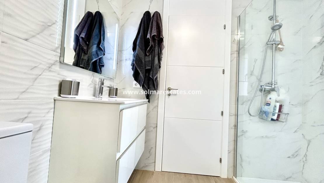 2 sypialnia Apartament na sprzedaż w Villamartin z basenem - 254 950 € (Ref: 9938511)