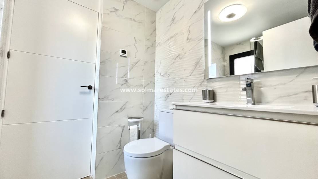 2 sypialnia Apartament na sprzedaż w Villamartin z basenem - 254 950 € (Ref: 9938511)