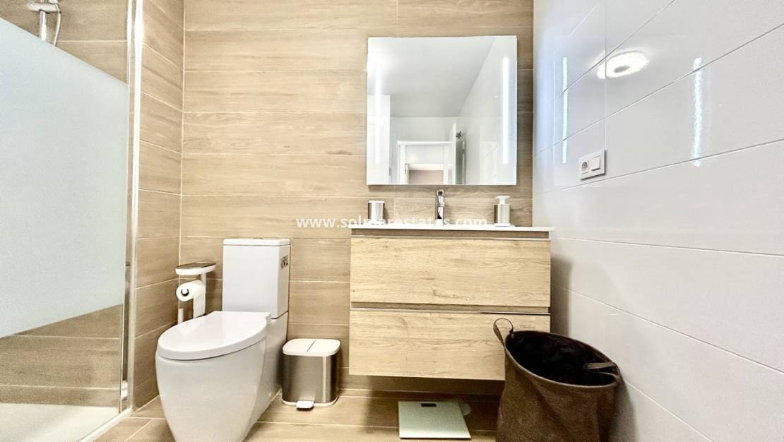 2 sypialnia Apartament na sprzedaż w Villamartin z basenem - 254 950 € (Ref: 9938511)