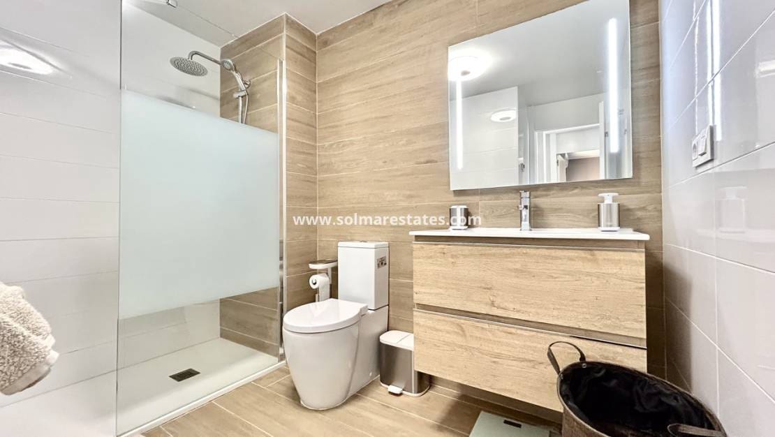 2 sypialnia Apartament na sprzedaż w Villamartin z basenem - 254 950 € (Ref: 9938511)