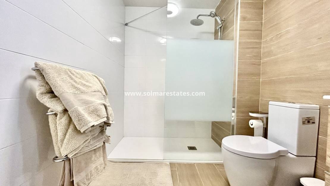 2 sypialnia Apartament na sprzedaż w Villamartin z basenem - 254 950 € (Ref: 9938511)