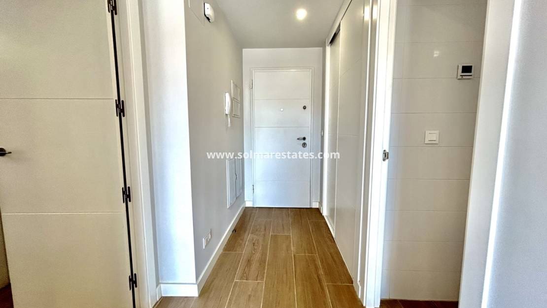 2 sypialnia Apartament na sprzedaż w Villamartin z basenem - 254 950 € (Ref: 9938511)