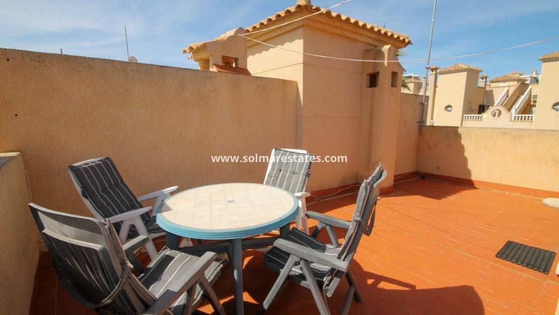 4 soveværelse Byhus til salg i Villamartin med swimmingpool - € 269.000 (Ref: 9938513)