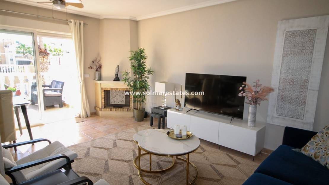 4 soveværelse Byhus til salg i Villamartin med swimmingpool - € 269.000 (Ref: 9938513)