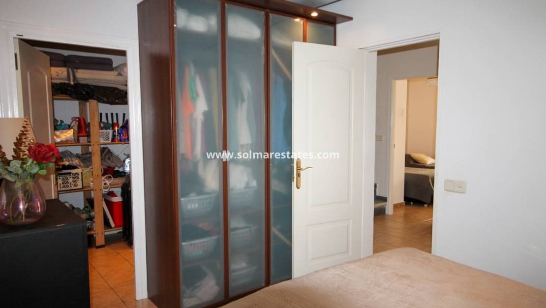 4 soveværelse Byhus til salg i Villamartin med swimmingpool - € 269.000 (Ref: 9938513)