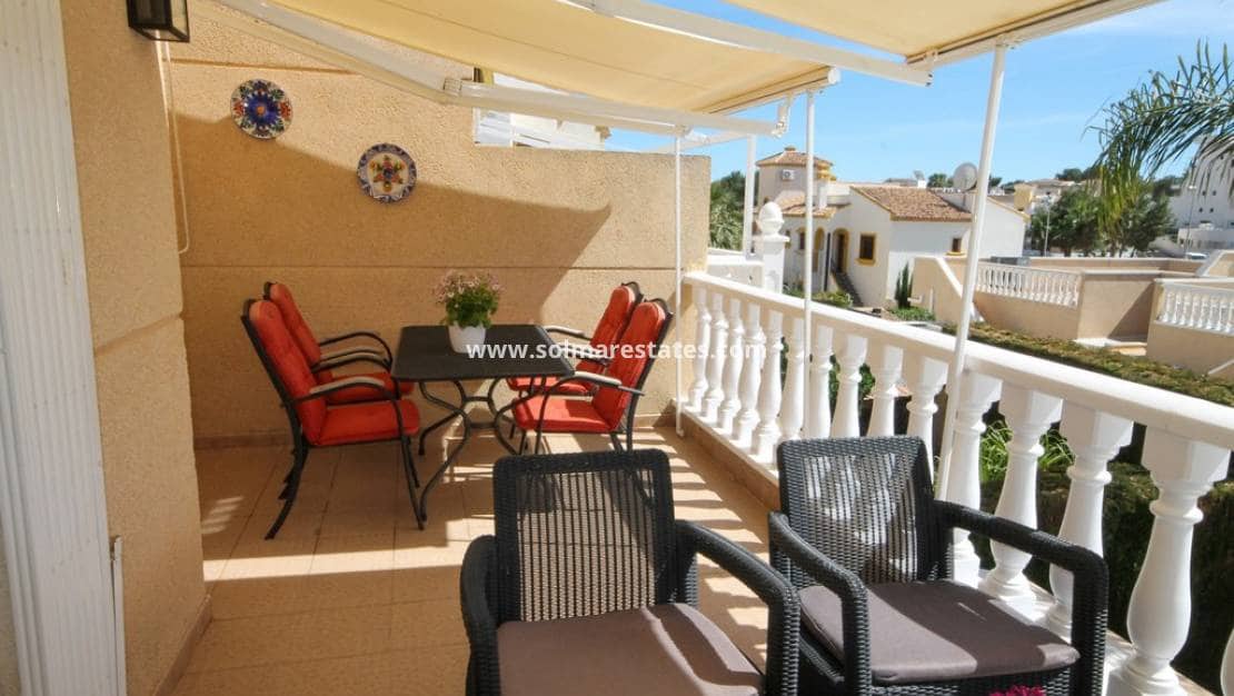 4 soveværelse Byhus til salg i Villamartin med swimmingpool - € 269.000 (Ref: 9938513)