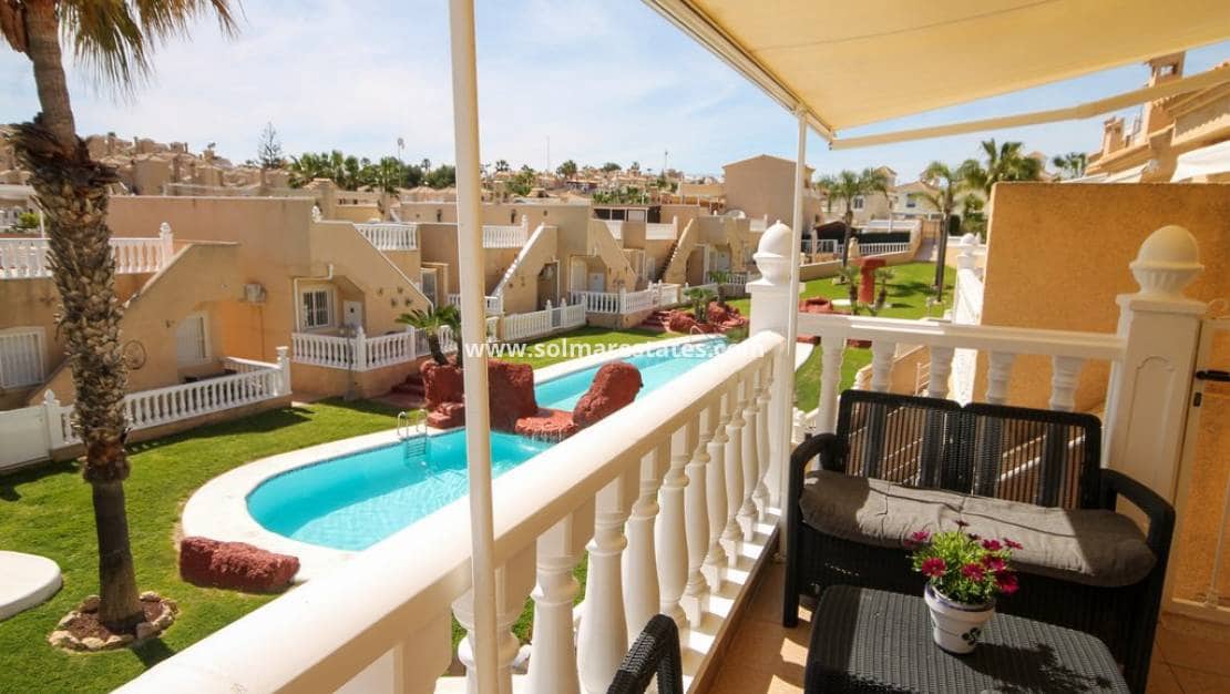 4 soveværelse Byhus til salg i Villamartin med swimmingpool - € 269.000 (Ref: 9938513)