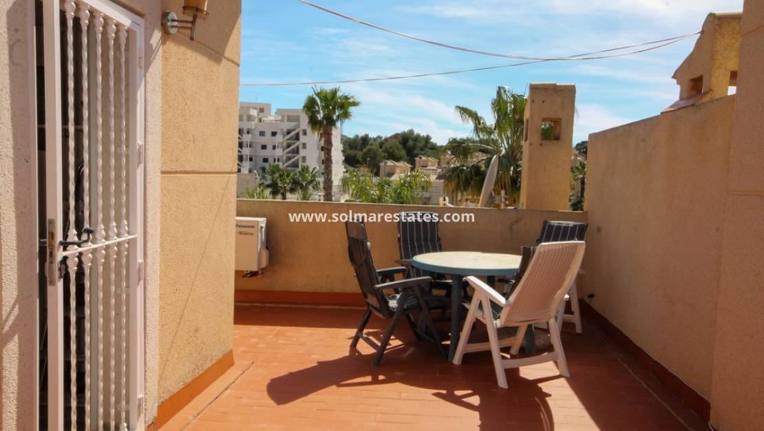 4 soveværelse Byhus til salg i Villamartin med swimmingpool - € 269.000 (Ref: 9938513)
