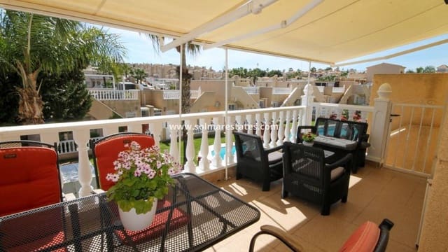 4 soveværelse Byhus til salg i Villamartin, Orihuela med swimmingpool - € 269.000 (Ref: 9938513)
