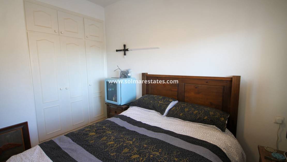 3 Zimmer Villa zu verkaufen in Villamartin mit Pool - 399.950 € (Ref: 9938514)