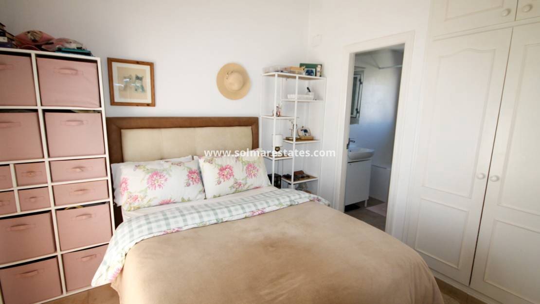 3 Zimmer Villa zu verkaufen in Villamartin mit Pool - 399.950 € (Ref: 9938514)