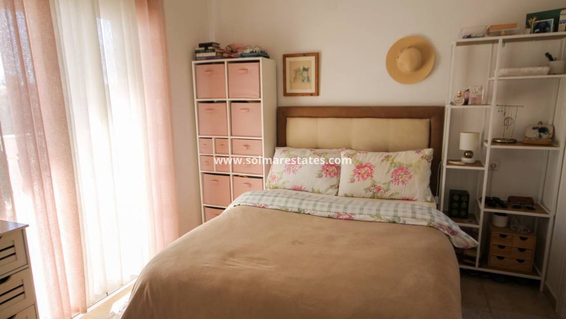 3 Zimmer Villa zu verkaufen in Villamartin mit Pool - 399.950 € (Ref: 9938514)