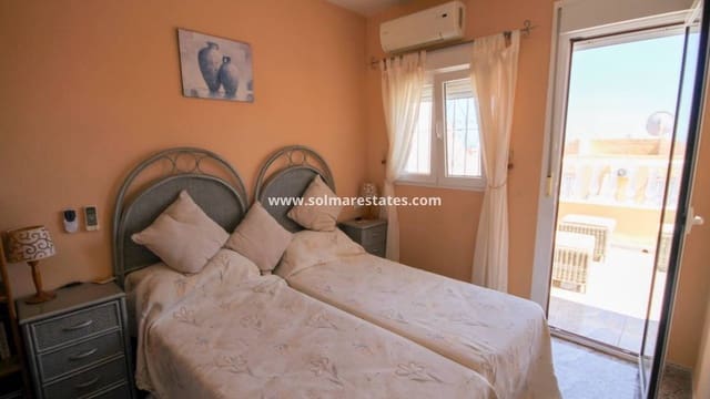 3 soveværelse Byhus til salg i Villamartin, Orihuela med swimmingpool - € 225.000 (Ref: 9938515)