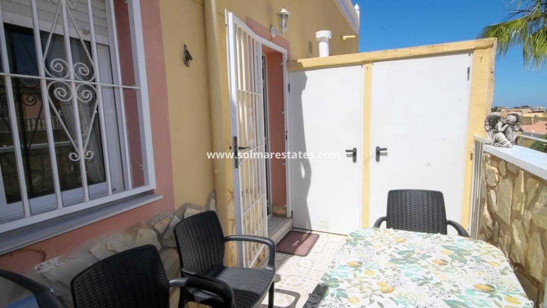 3 soveværelse Byhus til salg i Villamartin med swimmingpool - € 225.000 (Ref: 9938515)