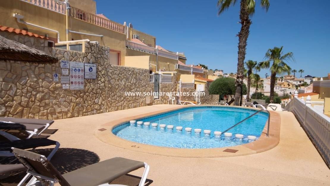 3 soveværelse Byhus til salg i Villamartin med swimmingpool - € 225.000 (Ref: 9938515)